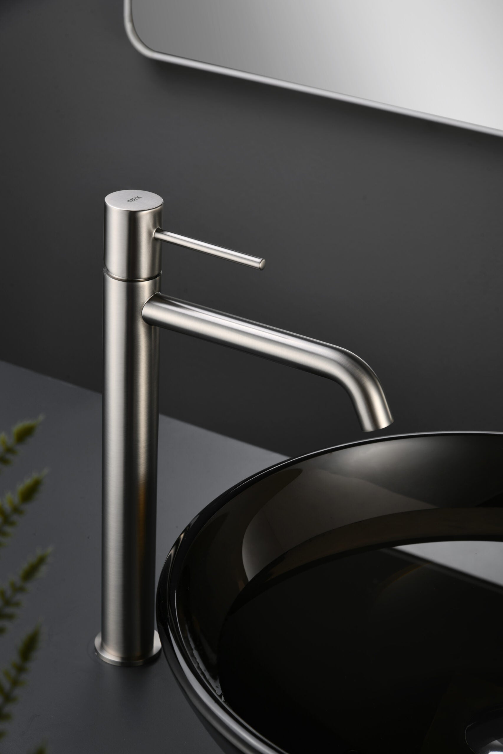 Grifo monomando lavabo alto diseño minimalista latón [ IMEX® ]